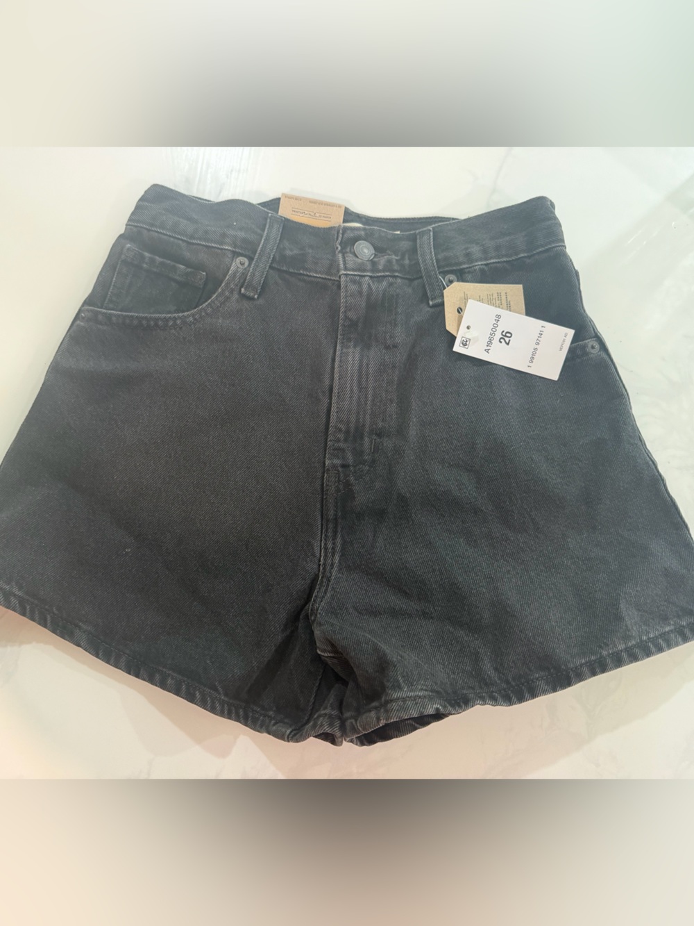 Levi's Black Denim High-Waist Shorts - Picture 4 of 6